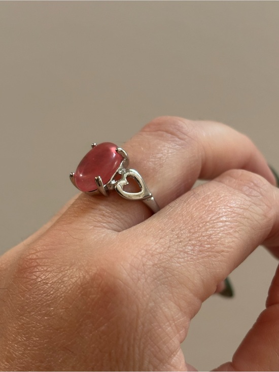 Jewelry - Silver Tone Pink Round Gemstone Statement Ring with Heart Cutouts